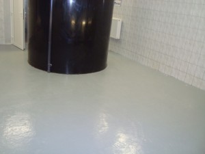 posadzka żywiczna posadzki żywiczne farba żywiczna pegakote epoksydowa epoksydowe farby farba na beton do betonu posadzek posadzkę rust oleum 9100 5500 malowanie malowania garażu warsztatu piwnicy 7100 podłogę podłogi chemoodporna chemoodporne